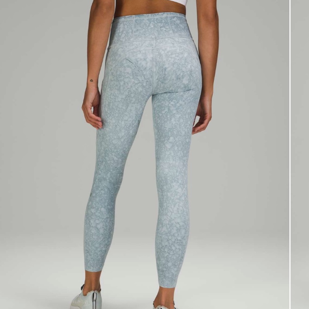 Lululemon Fast & Free Tight 25" Blue Fog Size 6